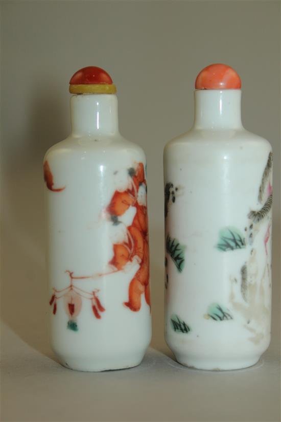 Two Chinese enamelled porcelain cylindrical snuff bottles, 1821-1850, 7.5cm